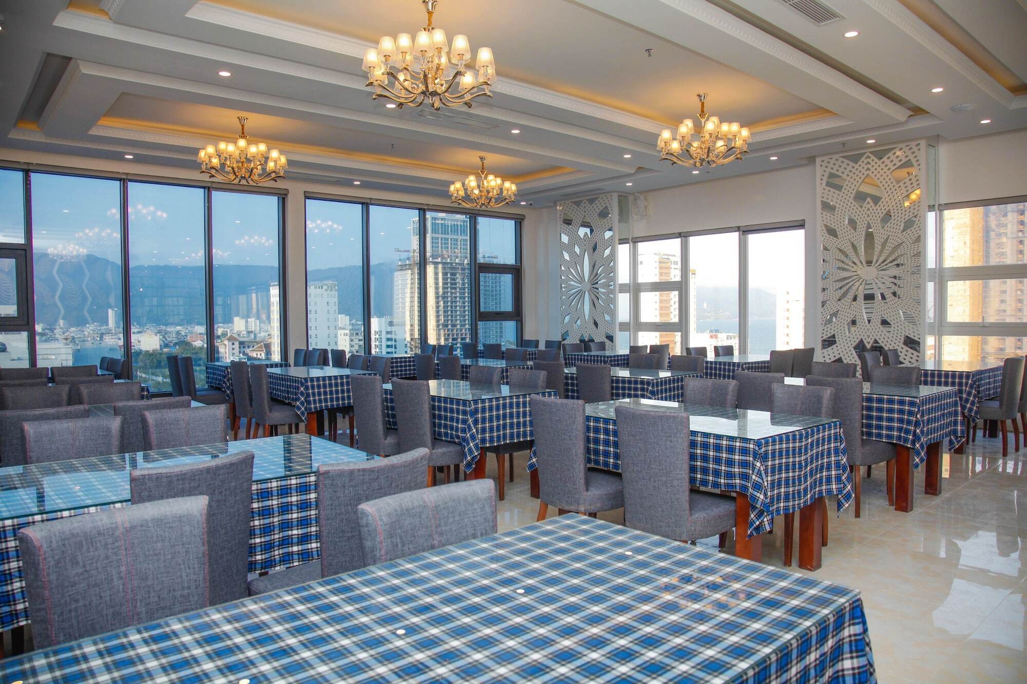 Royal Beach Hotel By Thg Da Nang Esterno foto
